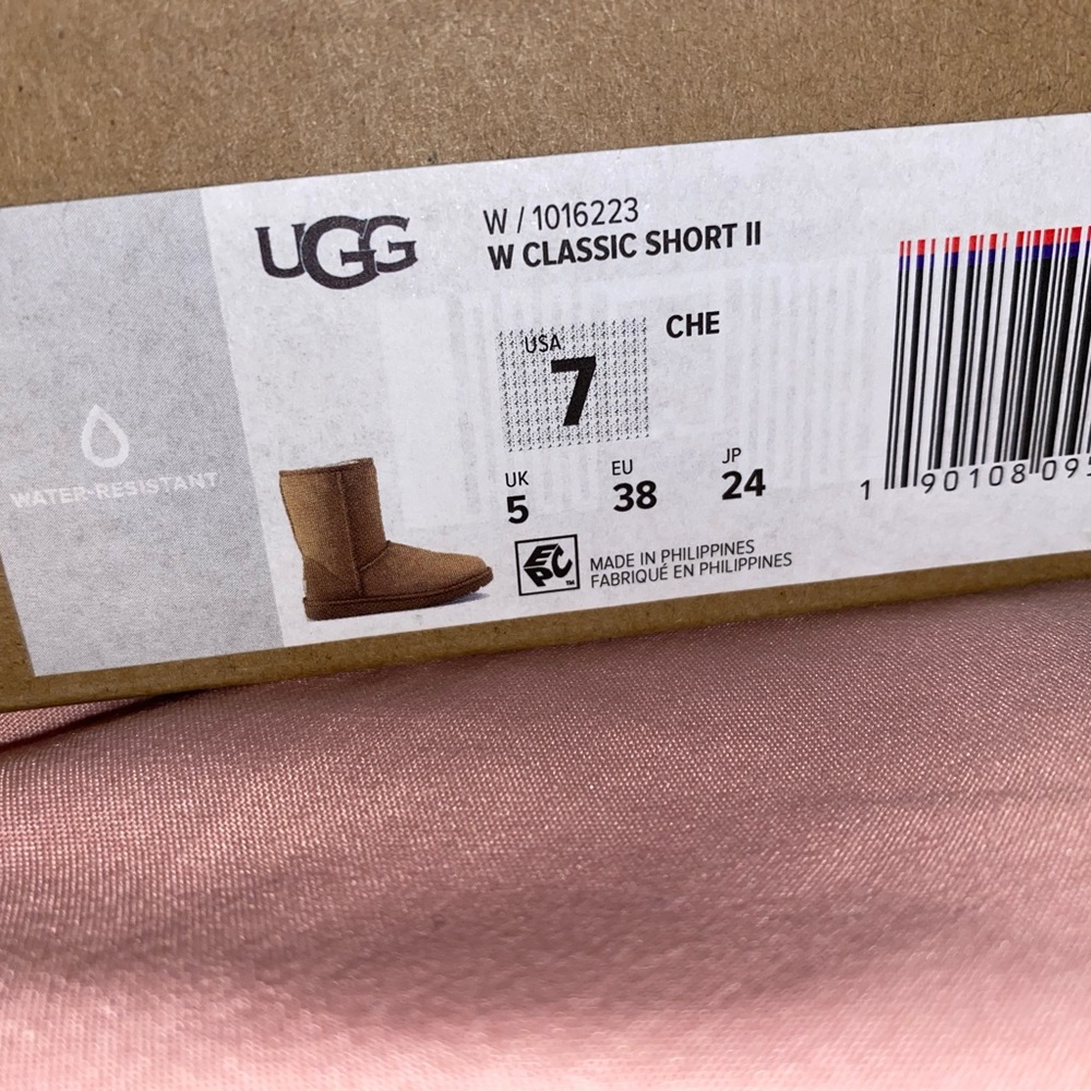UGG - Picture 5 of 5